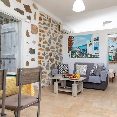 مزرعة للإقامة The Stone House Naxos