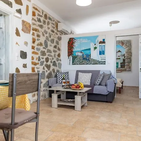 مزرعة للإقامة The Stone House Naxos