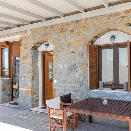 The Stone House Naxos مزرعة للإقامة *