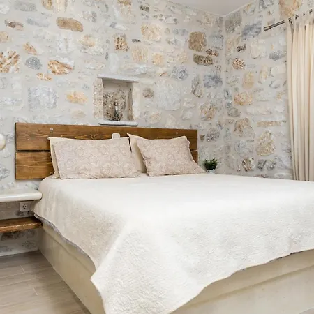 The Stone House Naxos مزرعة للإقامة *