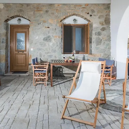 The Stone House Naxos 팜스테이 *